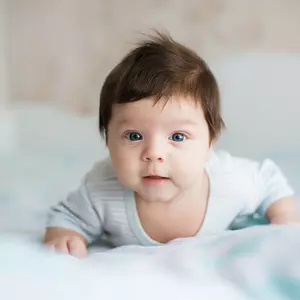 wanneer krijgt baby haar